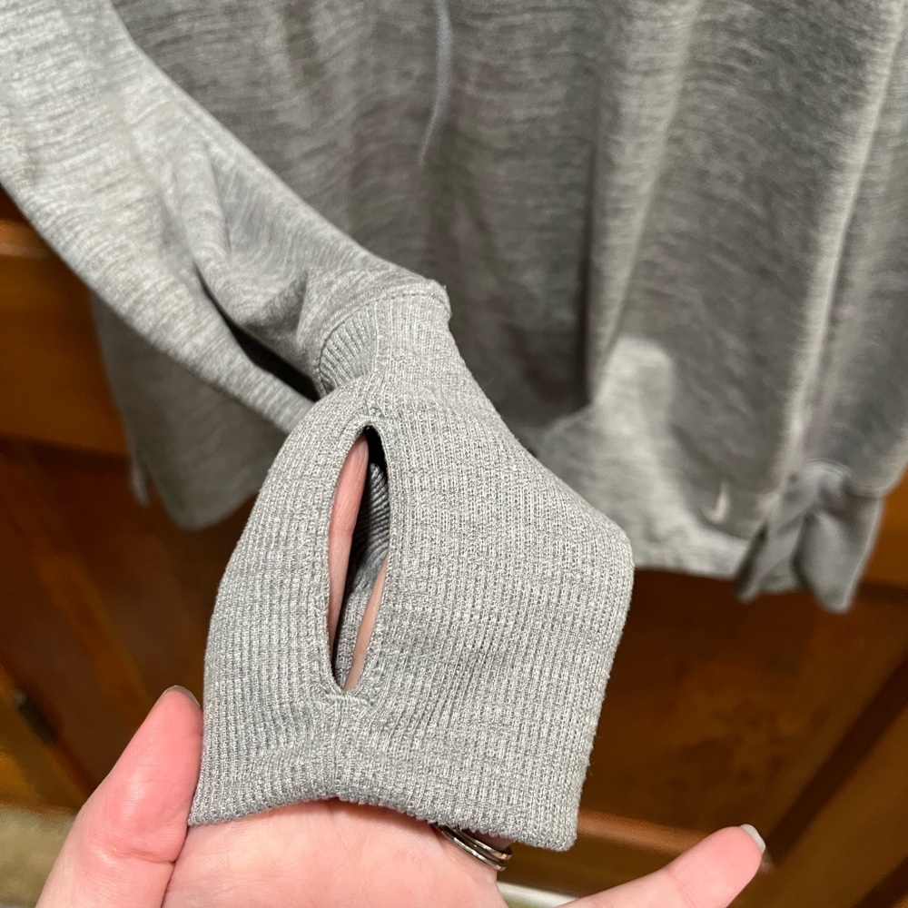 Nike Gray Women's Sweatshirt - Picture 4 of 4